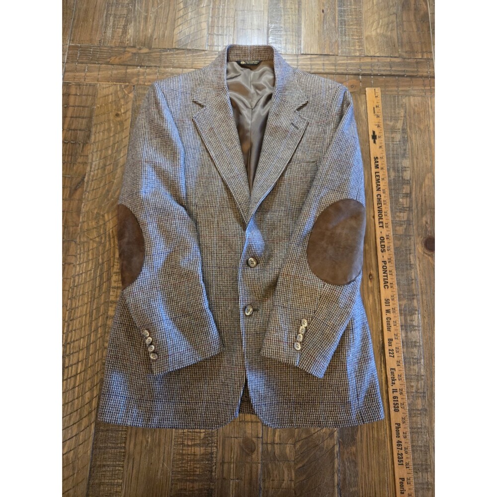 Gordon Thomas Collection Plaid 100% Pure Wool  Sports Coat With Elbow Patchs